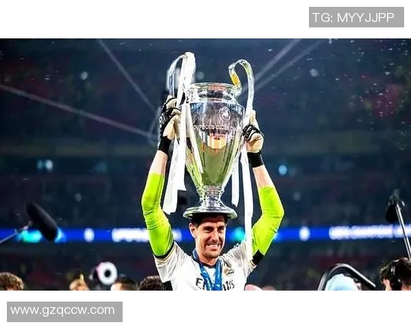 强横球星以霸气姿态称雄绿茵场震撼世界足坛新王登基