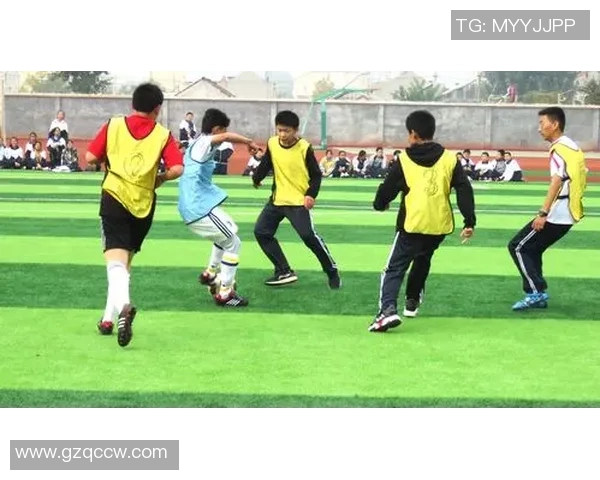 狂飙球星足球激战正酣，重燃激情与梦想的赛场英雄之路